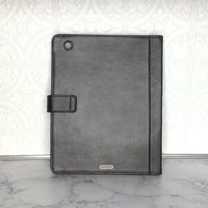 < Coach Leather Turnlock IPad Case 8” x 10” >